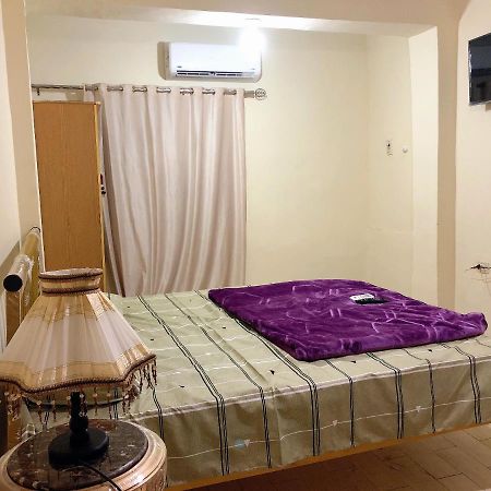 Apartment Near Abdeen Palace & Museum Kairo Exteriör bild